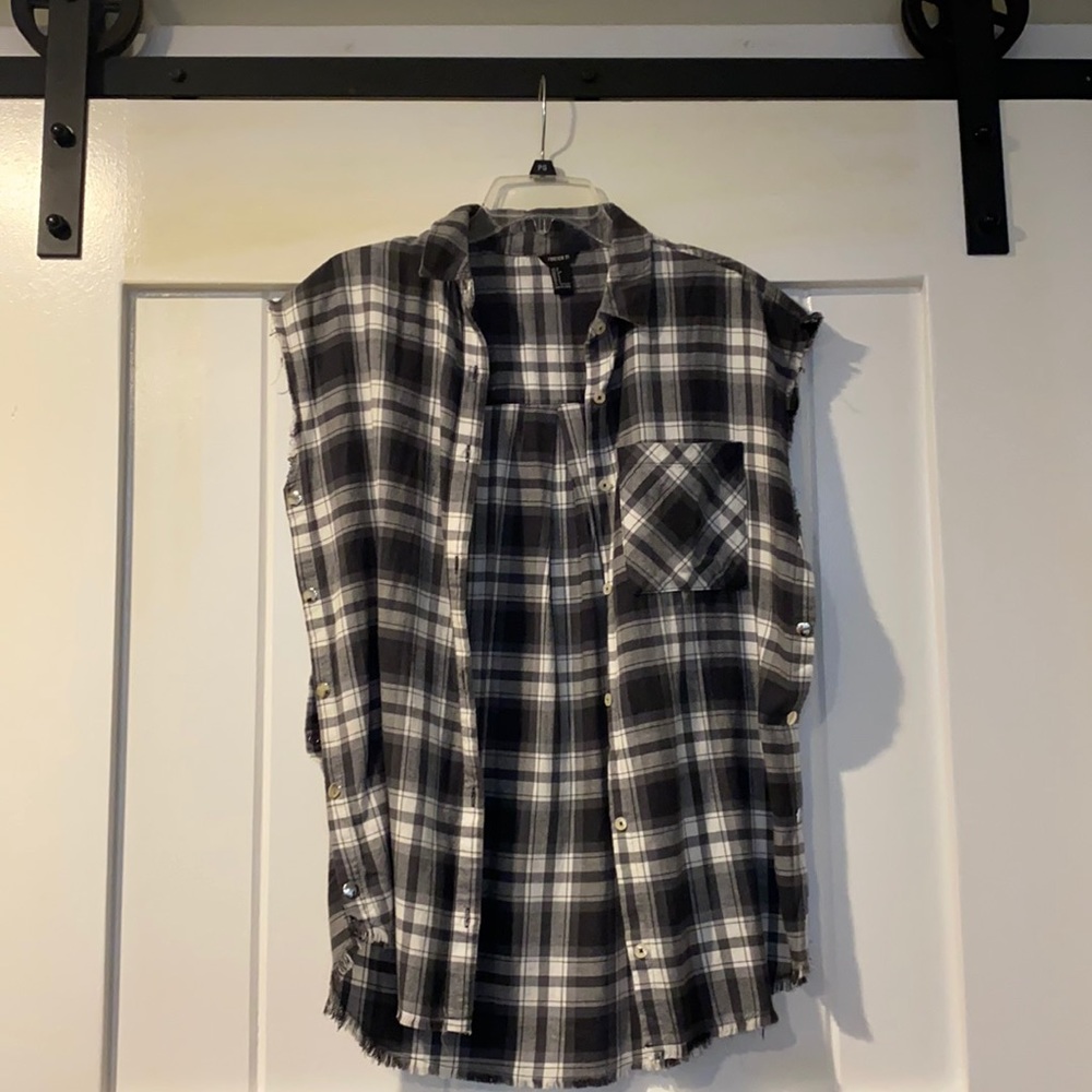 Oversized women’s plaid flannel